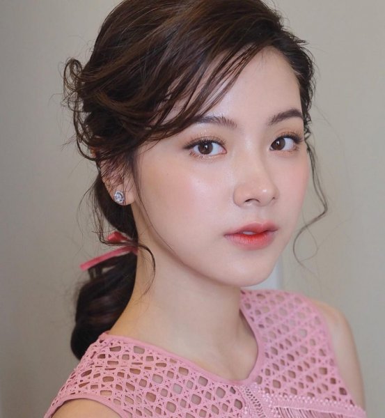 Baifern cũng rất thích đánh son trong lòng môi bởi như vậy sẽ giúp vẻ ngoài của bạn nhìn trẻ trung, ngọt ngào hơn rất nhiều lần