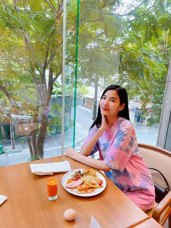 Body đỉnh cao vòng nào ra vòng nấy mà chẳng cần phải chỉnh sửa ảnh của cô ai cũng tấm tắc khen ngợi.