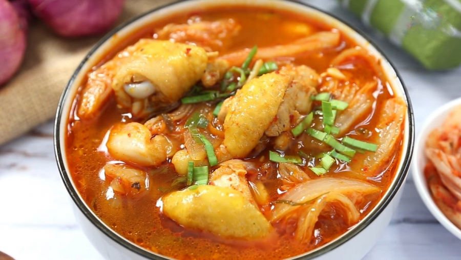 Bí quyết nấu canh gà kim chi ngon nức mũi