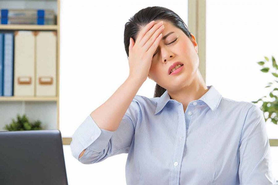 Ngồi nhiều một chỗ hại xương khớp