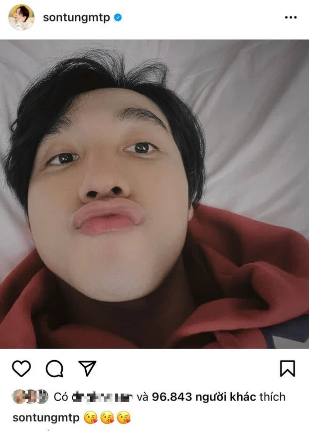 Sơn Tùng bỗng nổi hứng chụp ảnh chu môi thả thính. Chỉ cần thêm 3 icon 