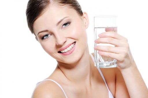Đừng chỉ uống nước khi khát