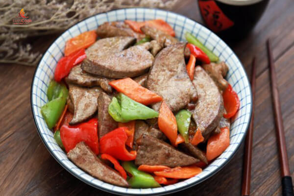 gan-heo-xao-ot-chuong