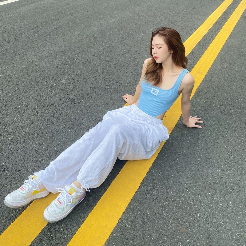 hong-street-style-sao-Viet-ngay-nong-hoc-lom-cong-thuc-mix-do-cuc-cool-DepOnline-04