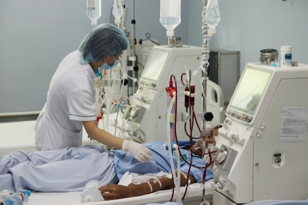 Thói quen uống nhiều nước tăng lực dẫn tới suy thận nặng