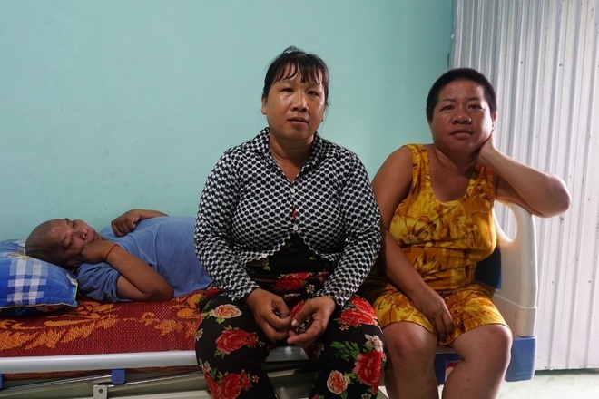 Chị T. và chị gái (Ảnh chụp màn hình)