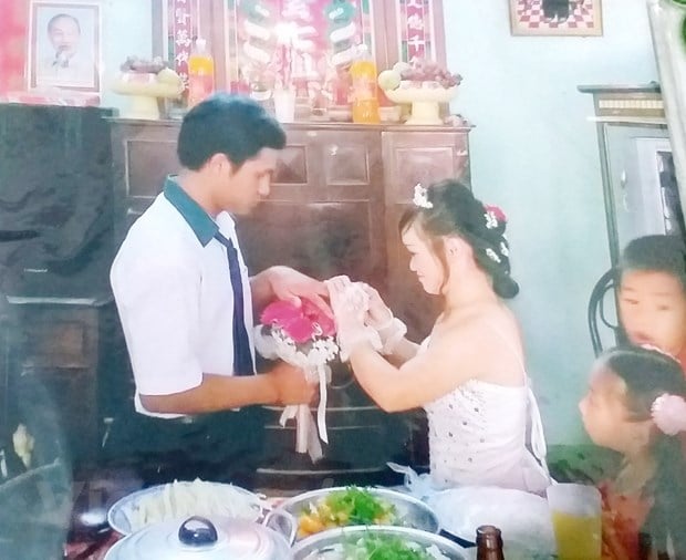 Vợ chồng anh Huỳnh Chương trong ngày kết hôn. (Ảnh: Nhân vật cung cấp)