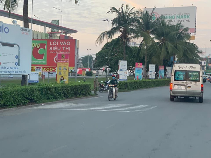 Cách ly tại khu vực siêu thị ngay lúc này