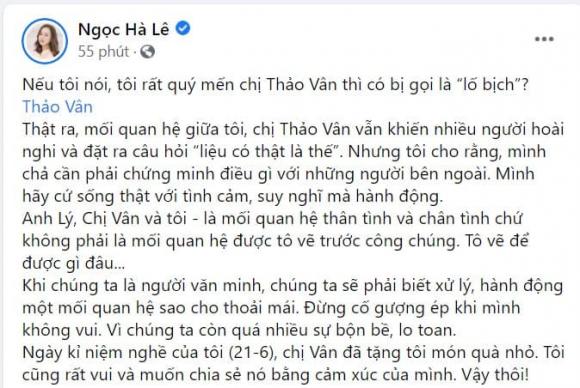 Dù đã ly hôn nhưng NSND Công Lý và vợ cũ MC Thảo Vân vẫn giữ mối quan hệ rất tốt đẹp. Mới đây, vợ bà của Công Lý là BTV Ngọc Hà đã hào hứng khoe lên trang cá nhân món quà được Thảo Vân gửi tặng và viết đôi lời tâm sự về mối quan hệ giữa cô và nữ MC.