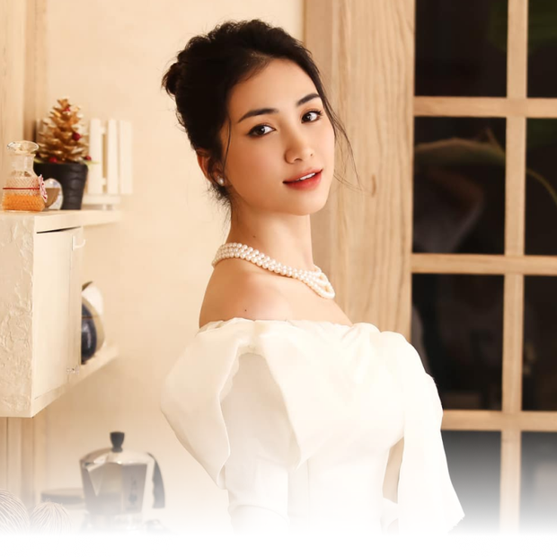 Phải công nhận giờ đây nữ ca sĩ xinh đẹp hơn nhiều.
