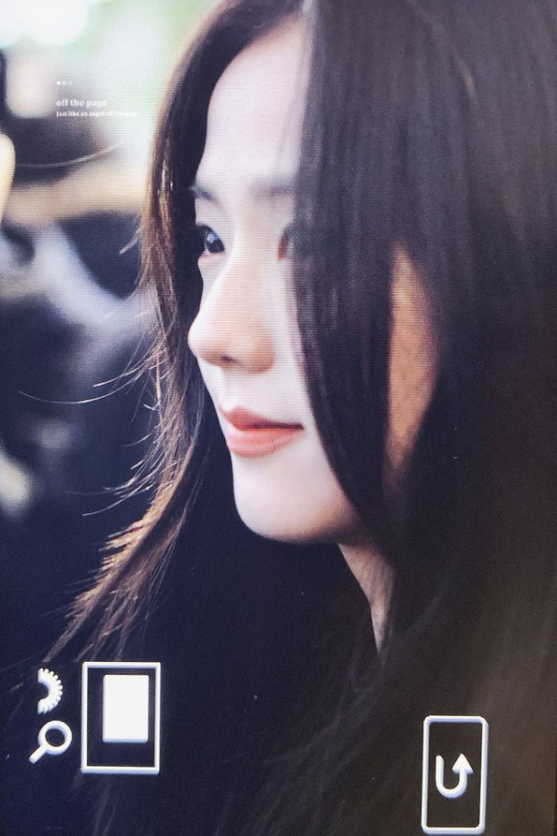 Bức ảnh chụp vội chưa qua chỉnh sửa với nhan sắc thuộc hàng top của main visual BlackPink  