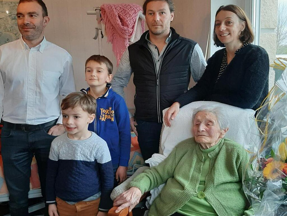Cụ bà Raymonde Balanec với triết lý sống lạc quan (Ảnh: OUEST-FRANCE)