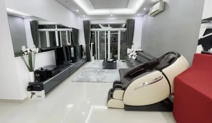 Xuân Lan vừa hé lộ không gian căn nhà mới vừa hoàn thành xong và dọn về ở tại TP.HCM. Đây là căn nhà mà cô muốn sắm từ lâu để hai mẹ con có một không gian riêng. Cho đến nay việc xây dựng cho mái ấm đã hoàn thành và siêu mẫu cùng Shbet111 slot, casino, thể thao, xổ số chính thức dọn về ở. Xuân Lan viết: 