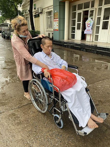 Ước mơ của bà  Svetlana Nguyen là chồng khoẻ mạnh, có thể quay về nơi hẹn hò đầu tiên (Ảnh: Nhịp sống Việt)
