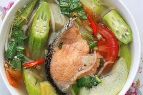 Canh cá hồi tốt cho xương khớp