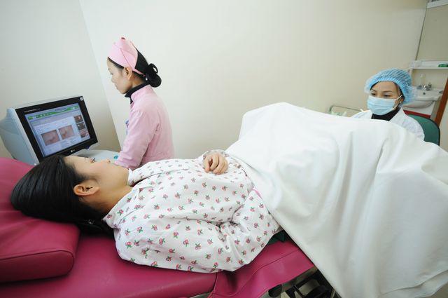 Người phụ nữ 60 tuổi trẻ trung như 40 
