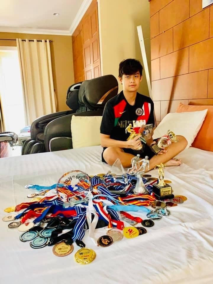 con-trai-hien-mai-doat-hon-60-huy-chuong-the-thao-996-5858581