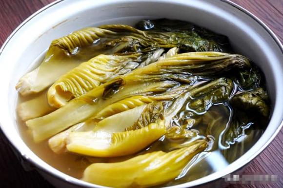 hai-vo-chong-cung-bi-tai-bien-mach-mau-nao-nguyen-nhan-do-2-mon-an-03