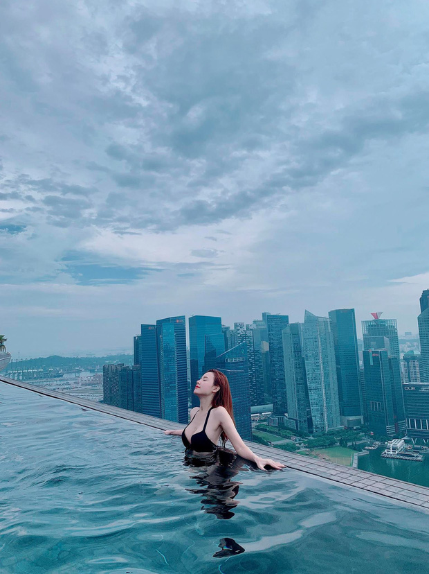 Midu lâu lắm mới đăng ảnh diện bikini khoe vòng 1 gợi cảm.