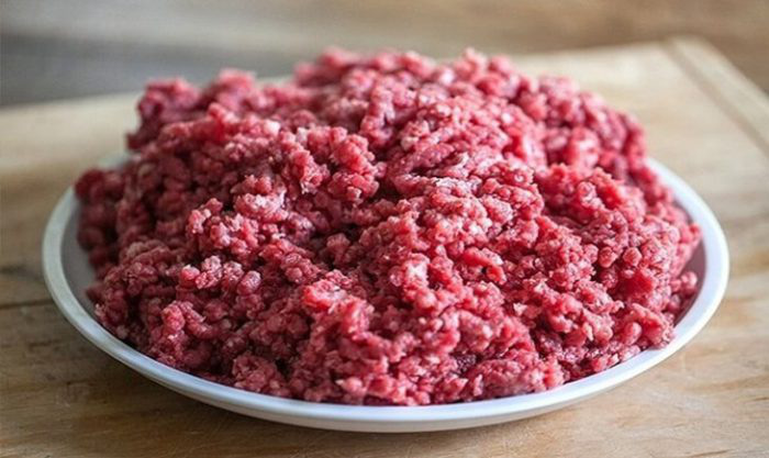Thịt xay không nên mua trong siêu thị