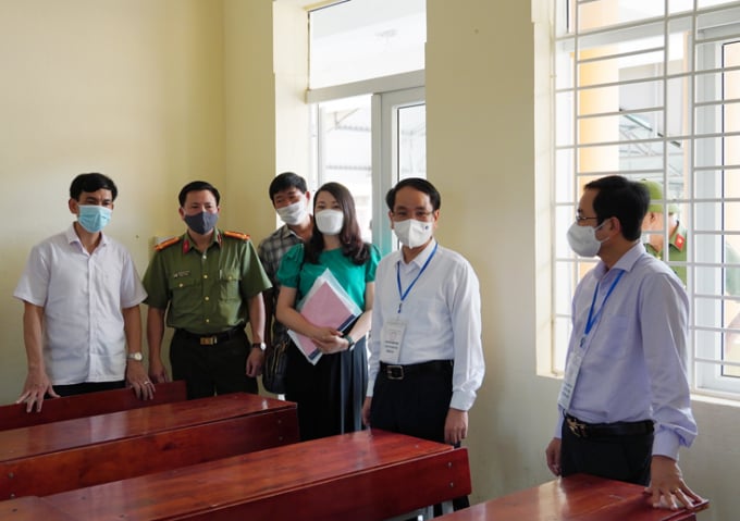 Nhiều thí sinh có kết quả test nhanh dương tính Covid-19 trong kỳ thi tốt nghiệp THPT 2021 (Ảnh Internet)