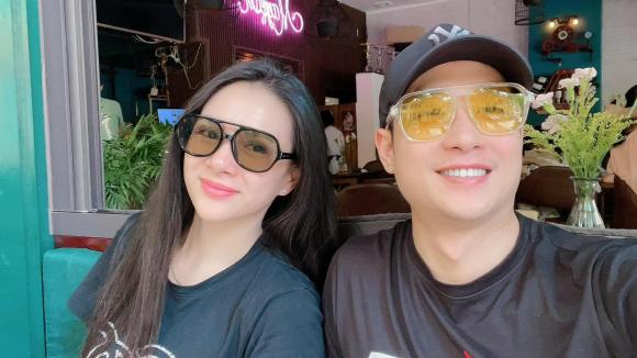 Diễn viên Mạnh Hưng hiếm hoi khoe bạn gái trên mạng xã hội.