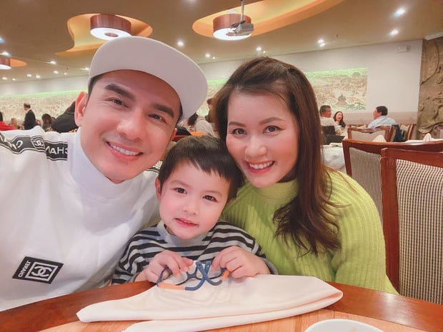 Con trai Đan Trường sẽ sống với mẹ.