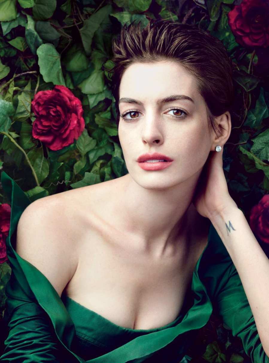 Anne Hathaway1