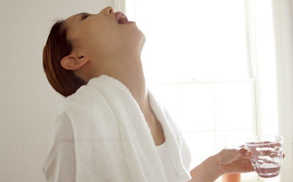 Mỗi người nên súc họng thường xuyên