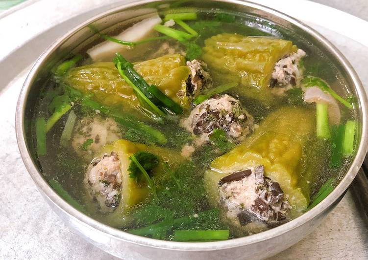 Món canh mướp đắng nhồi thịt