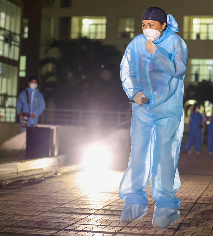 Phương Thanh cho biết bản thân mỗi ngày đều khá bận rộn với công việc tình nguyện viên của mình nên có những bình luận, tin nhắn của mọi người cần sự giúp đỡ cô chưa kịp hỗ trợ nhưng lại vấp phải nhiều ý kiến tiêu cực: 