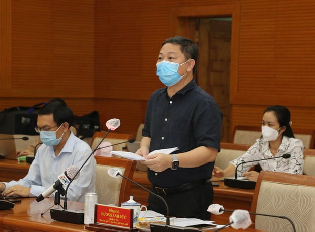 Phó Chủ tịch UBND TPHCM Dương Anh Đức báo cáo tại hội nghị (Ảnh:Tiền Phong)    