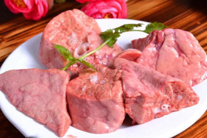 Phổi lợn chứa rất nhiều chất bẩn.