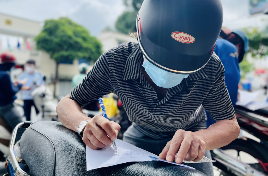 Người đàn ông luống cuống khai 