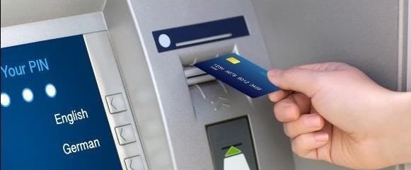 Không nên rút tiền ở cây lạ nơi vắng vẻ