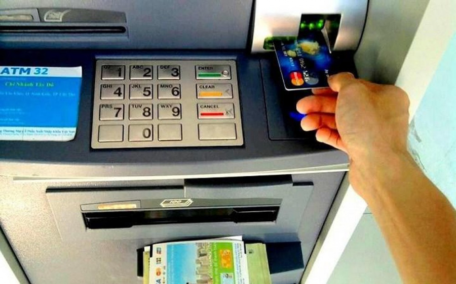 cach-hoat-dong-cua-mot-chiec-may-atm