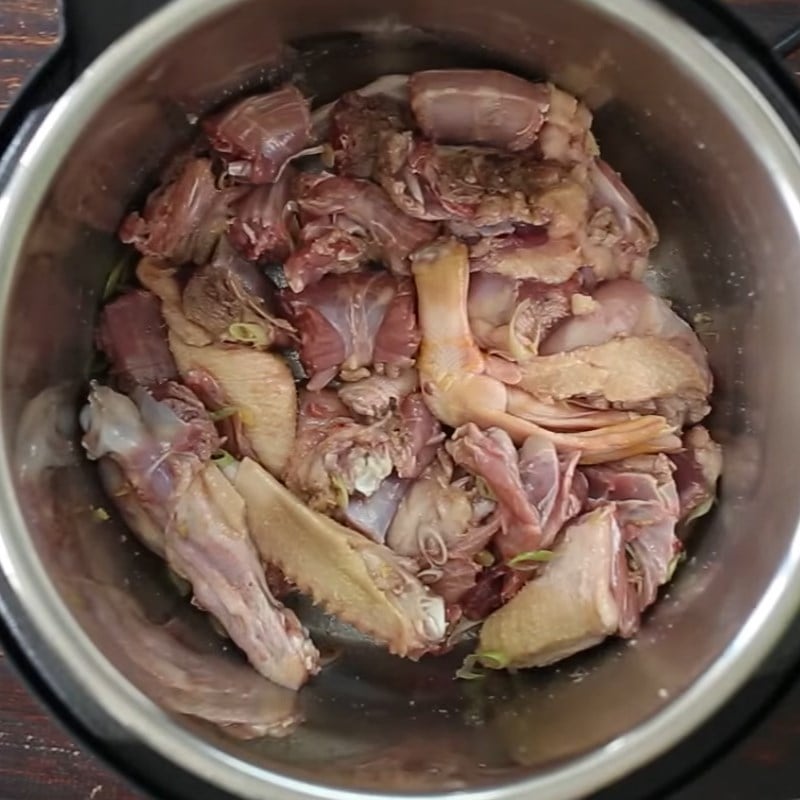 Vịt om sấu ngon tại nhà