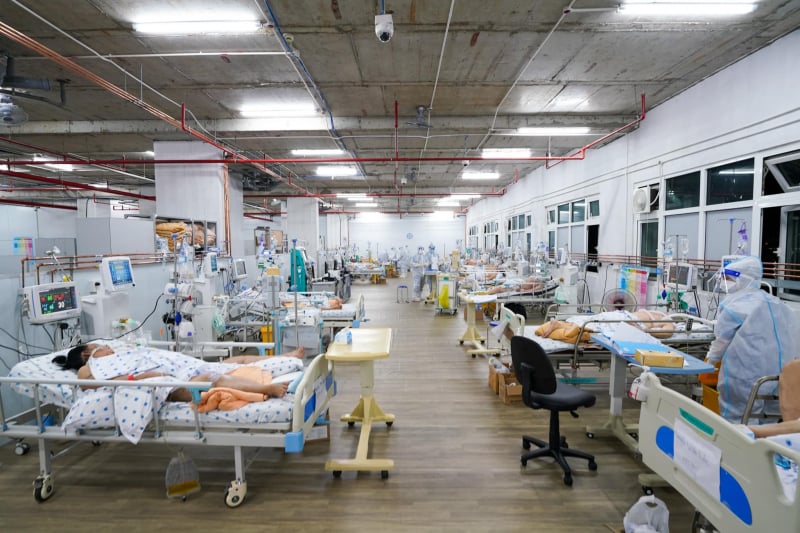 Đội ngũ y bác sĩ đang ngày đêm cứu chữa cho các bệnh nhân Covid-19 nặng.