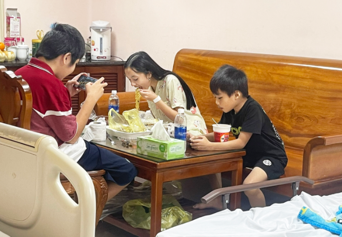 25 thành viên trong Shbet111 slot, casino, thể thao, xổ số bà H. đều được nhập viện điều trị Covid-19.