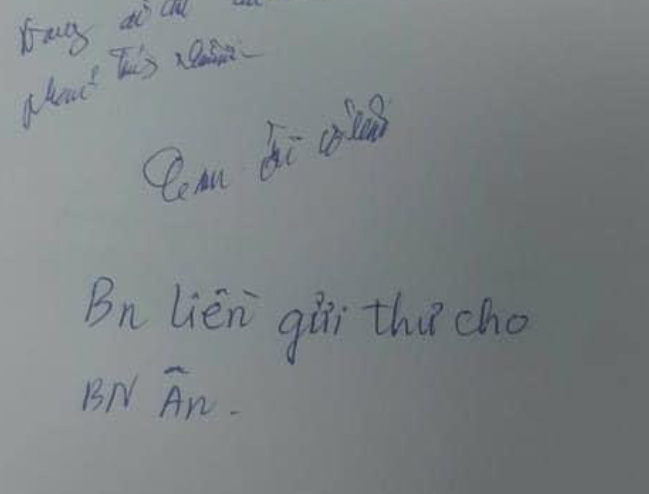 Cụ ông viết thư động viên vợ 