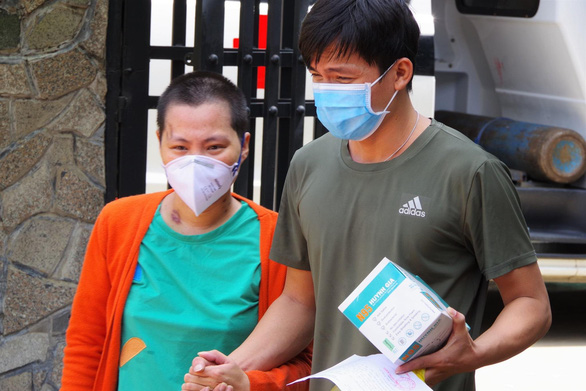 Sau những ngày 'thập tử nhất sinh', chị Trinh được xuất viện.