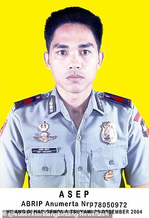 Viên cảnh sát trẻ 17 năm về trước