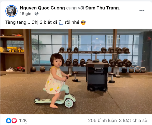 Cường Đô La thích thú chia sẻ đoạn clip cảnh nhóc tỳ Suchin đang tập đi xe đạp. Vẻ ngoài đáng yêu, xinh xắn của cô bé khiến nhiều người thích thú và liên tục để lại lời khen. Dưới bình luận nhiều bạn bè khuyên Cường Đô La và Đàm Thu Trang sinh thêm em bé, sau đó nam doanh nhân cũng khẳng định: 