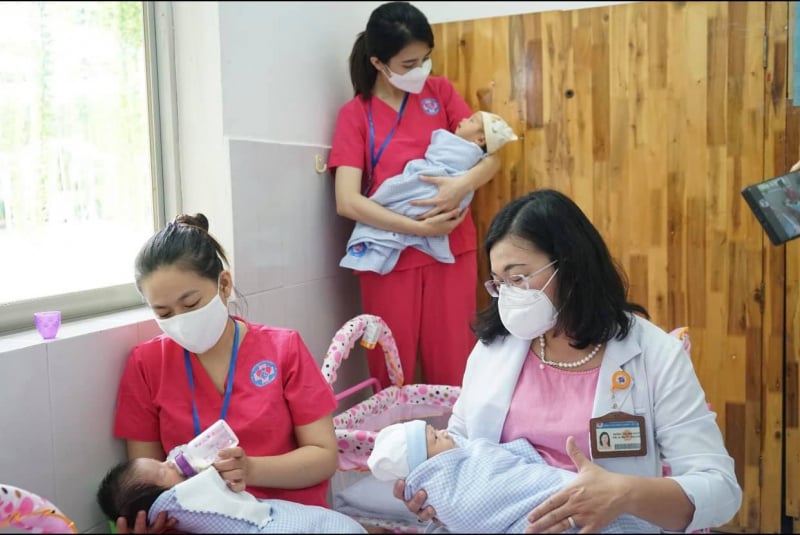 Trẻ em mồ côi, mất cha mẹ, người thân trong đại dịch sẽ được hỗ trợ 2 triệu đồng (Ảnh Internet)