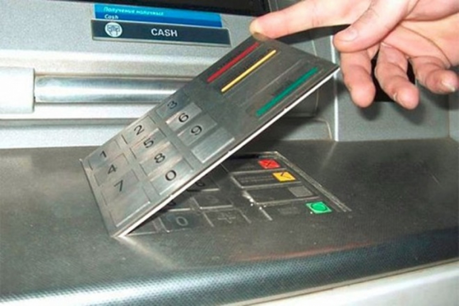rut-tien-o-cay-atm-phai-chu-y-3-diem-nay-keo-mat-tien-oan-03