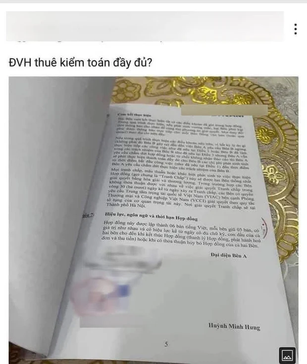 Đàm Vĩnh Hưng xác nhận đã nhờ kiểm toán vào cuộc để làm rõ các khoản tiền từ thiện từ trước đến nay. Thông báo này lập tức gây xôn xao dư luận. Cho đến ngày 22/9, MXH rầm rộ hình ảnh được cho là hợp đồng giữa Đàm Vĩnh Hưng và công ty kiểm toán. Cụ thể trong bản hợp đồng này còn có cả chữ ký của giám đốc công ty và tên của Đàm Vĩnh Hưng. Tuy nhiên, phần chữ ký của nam ca sĩ đang được để trống. Phía công ty cho hay: 