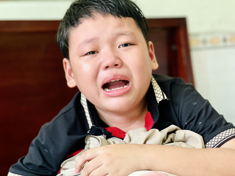 Bỗng chốc mất cả cha mẹ, Trường chưa thể chấp nhận được sự thật này