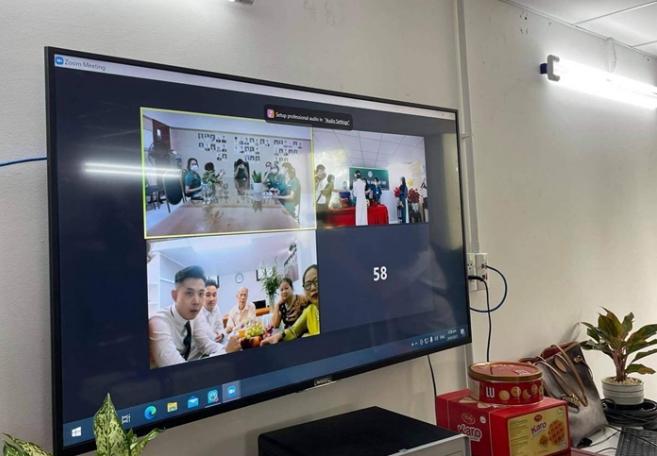 Đám cưới online với 3 