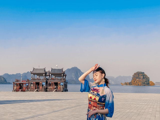 dan-my-nhan-phim-gio-vang-vtv-dien-ao-dai-ngang-tai-ngang-suc-575ca0