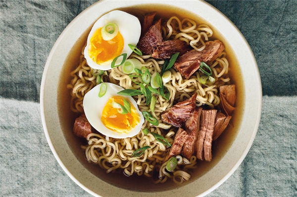 20170105-122437-slowcooker-pork-ramen_0_600x399
